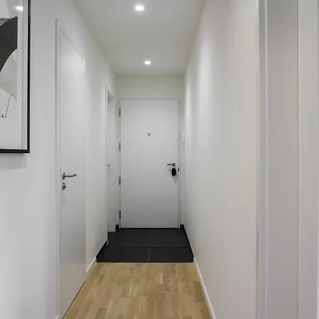 Maroldka Modern With Terrace & Private Garage *