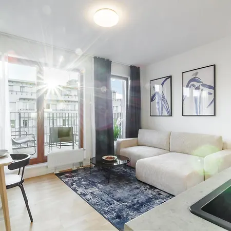 Maroldka Modern With Terrace & Private Garage