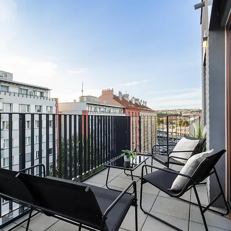 Maroldka Modern With Terrace & Private Garage *