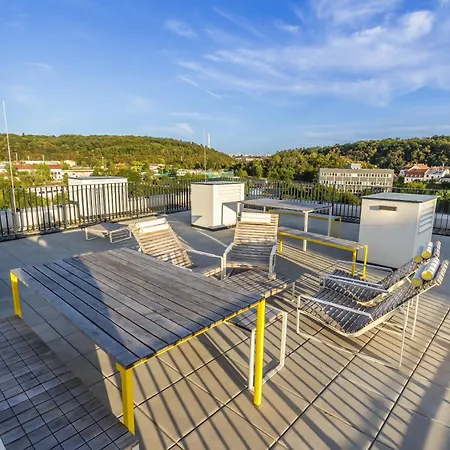 Maroldka Modern With Terrace & Private Garage