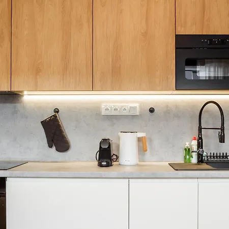 Maroldka Modern With Terrace & Private Garage Apartament